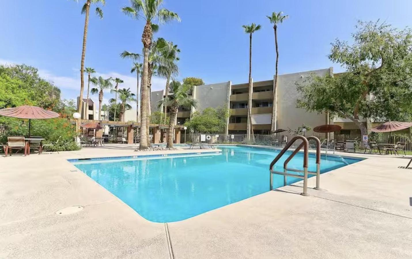 Relaxing With Parking - Minutes To Old Town! Apartment