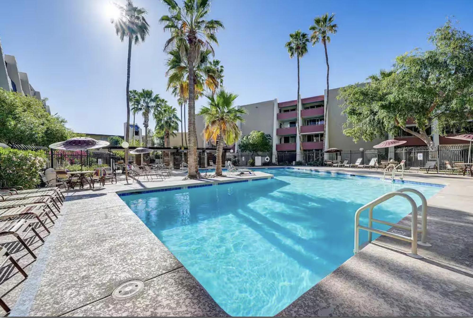 Apartment Relaxing With Parking - Minutes To Old Town! *